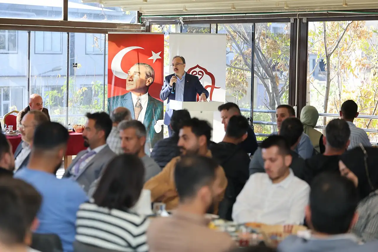 Vali Kızılkaya 24 Kasım Öğretmenler Günü'nde Öğretmenlerle Buluştu