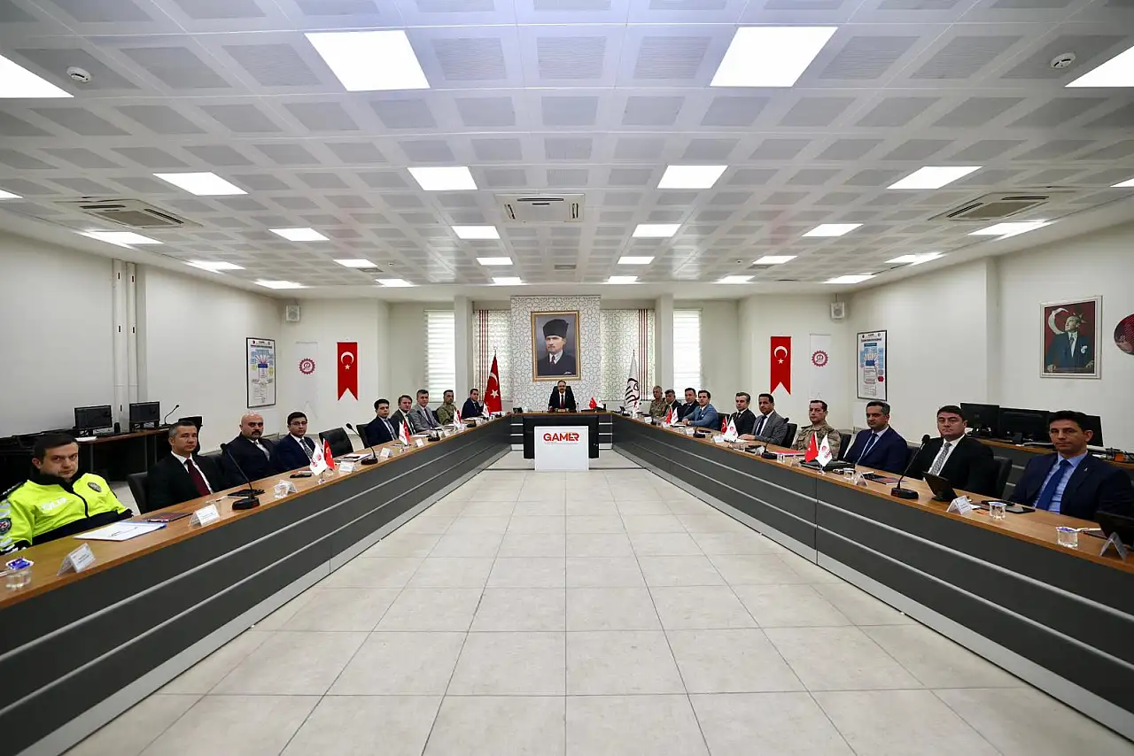 Siirt'te Güvenlik ve Asayiş Toplantısı Vali Kızılkaya Başkanlığında Yapıldı