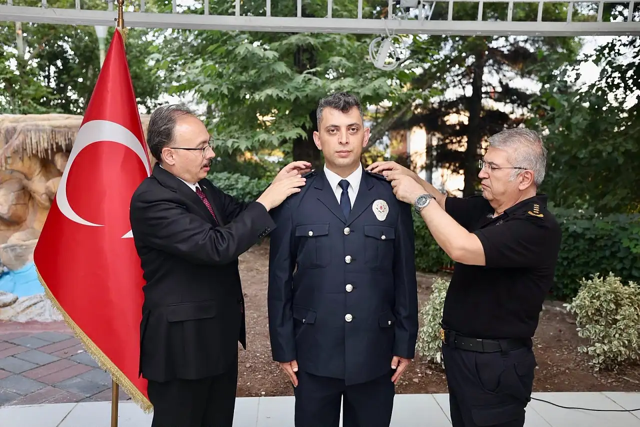 Siirt'te 16 Emniyet Personeli Bir Üst Rütbeye Terfi Etti