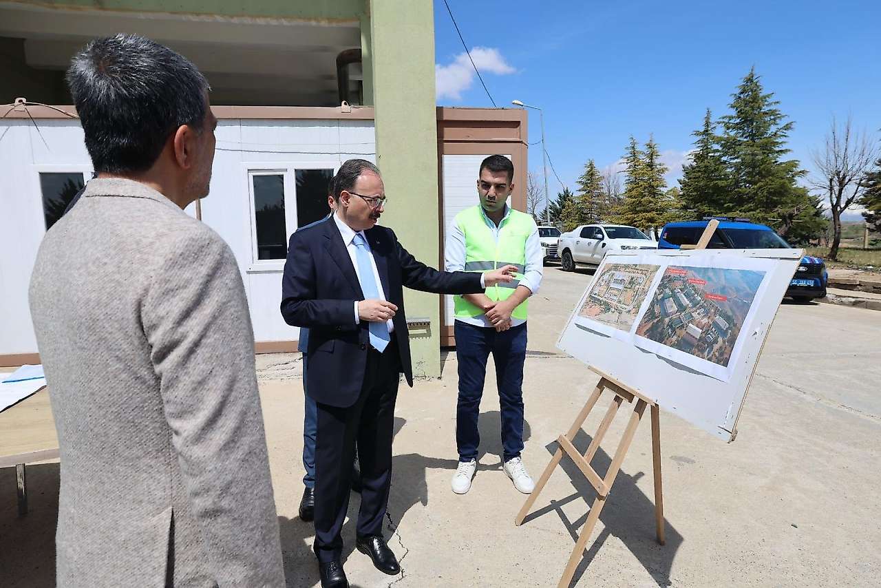 Vali Dr. Kemal Kızılkaya'nın Öncülüğünde Siirt'te Büyük Değişim: Mahalle Mahalle Altyapı ve Üstyapı Çalışması