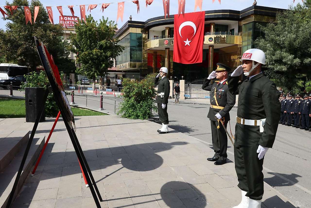 Siirt'te 30 Ağustos Zafer Bayramı'nın 104. Yıl Dönümü Kutlandı