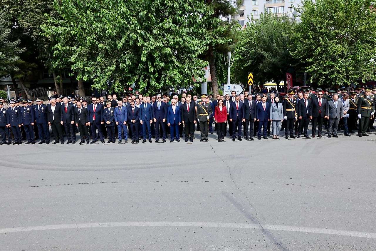Siirt'te 30 Ağustos Zafer Bayramı'nın 104. Yıl Dönümü Kutlandı