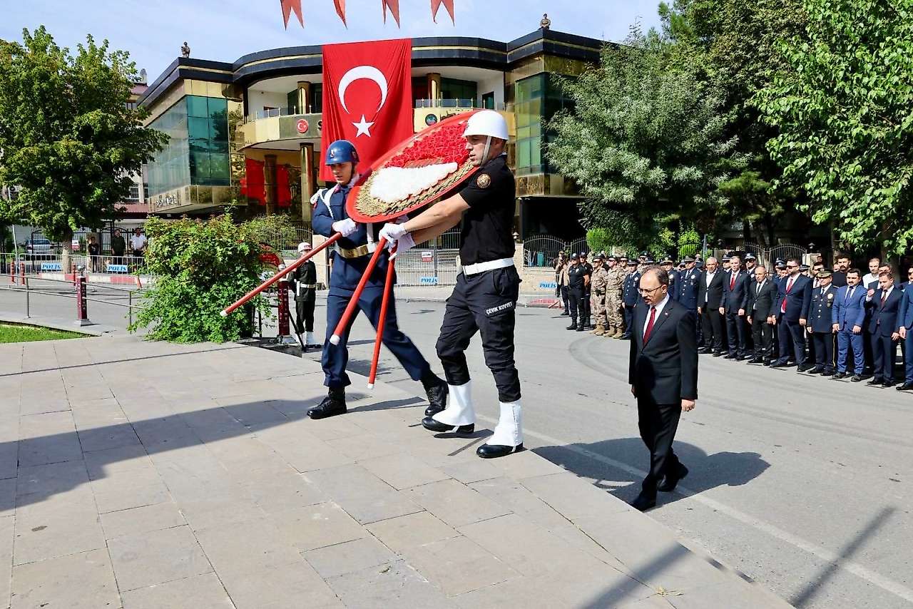 Siirt'te 30 Ağustos Zafer Bayramı'nın 104. Yıl Dönümü Kutlandı