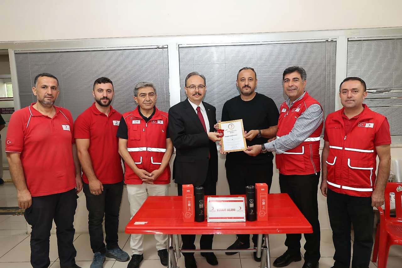 Siirt Belediyesi'nde kan bağışı kampanyası: 110 ünite kan toplandı