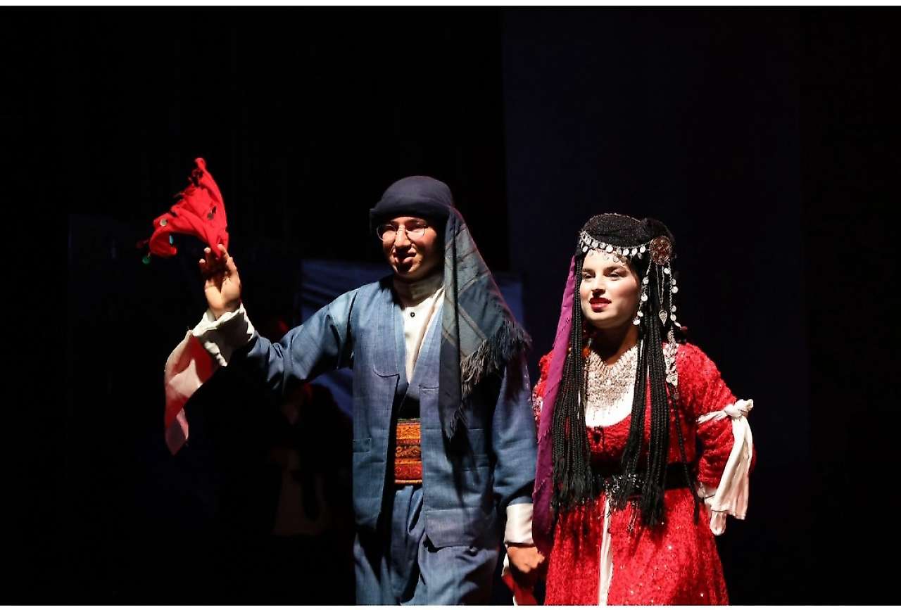 Siirt Halk Oyunları Ekibi Arhavi'de Türkiye'yi ve Siirt'i Gururla Temsil Ediyor