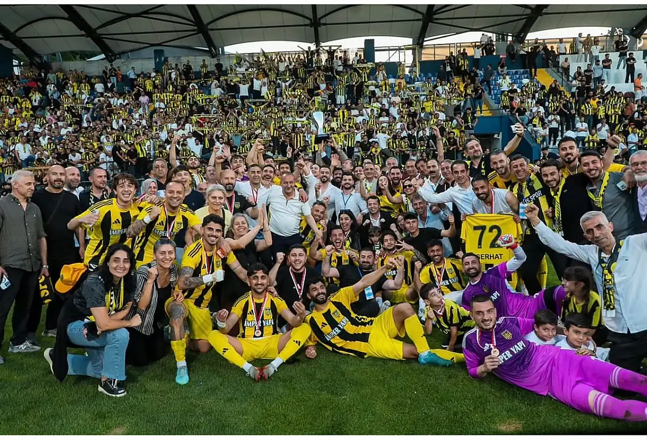 Siirtli teknik adam Mustafa Özer tarih yazdı: Bitlis Spor 1916, 3'üncü Lig'e yükseldi