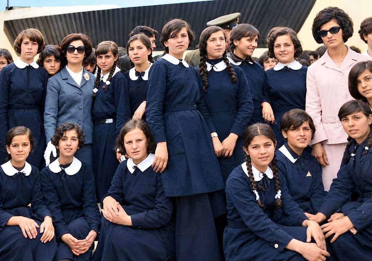 Siirt'in 1969 Yılından Kalan Hatırası: Öğretmen Ve Öğrenciler Aynı Karede