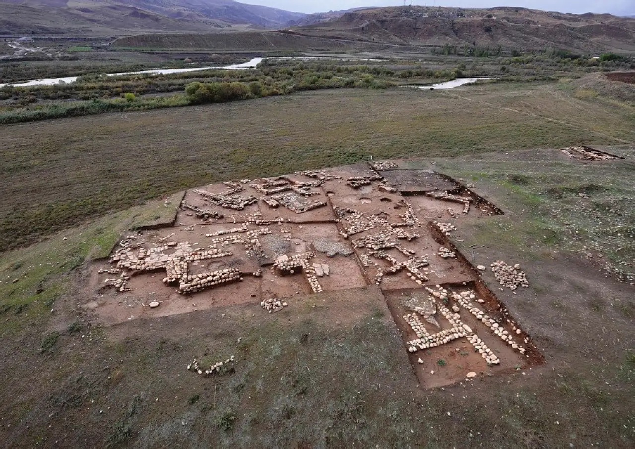 Siirt Başur Höyük Erken Tunç Çağı mezarları
