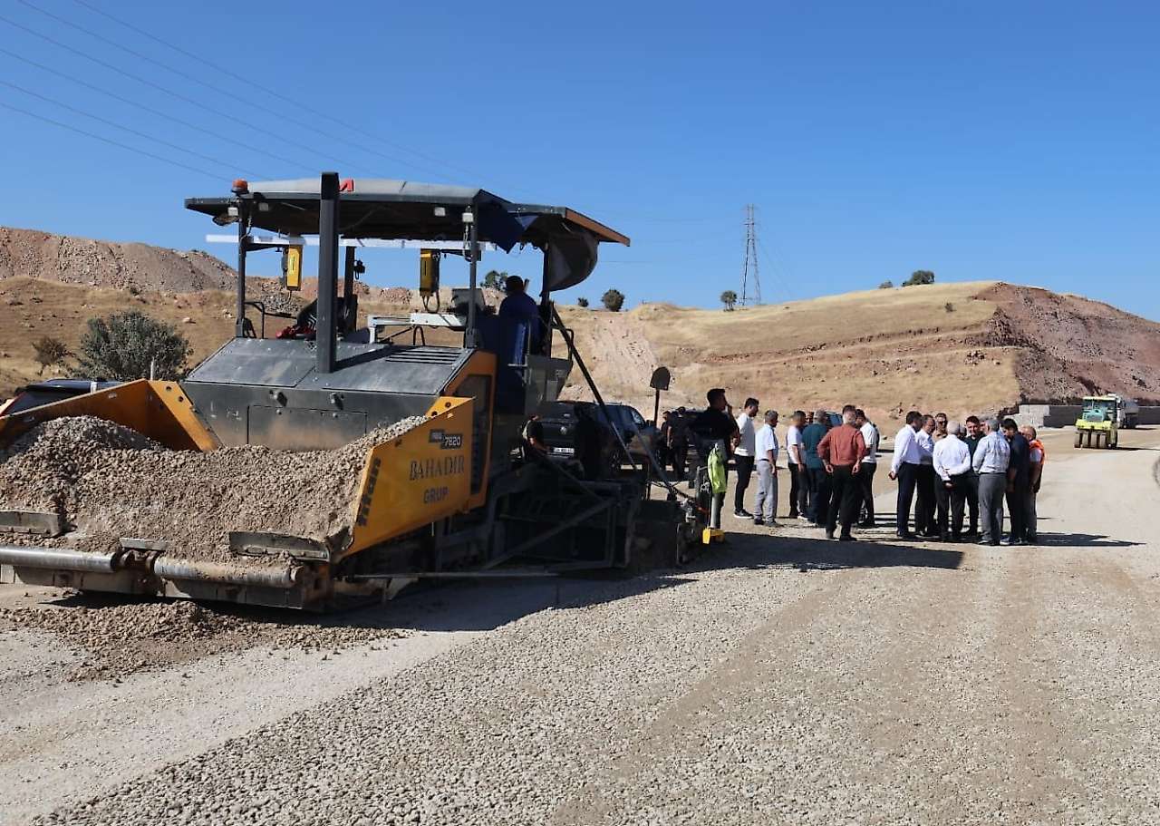 Siirt'te Ulaşım Yatırımları Sahada İncelendi: Havalimanı, Kezer Köprüsü ve Pervari Yolu Çalışmalarında Son Durum Açıklandı