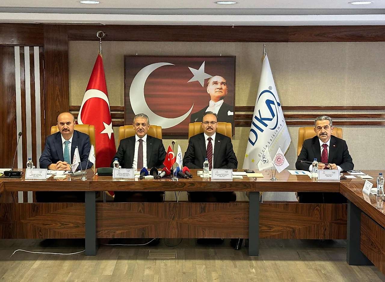 Siirt Valisi Kızılkaya Başkanlığında Toplanan DİKA'da Yönetim Değişiyor: Başkanlık Şırnak'a Geçiyor