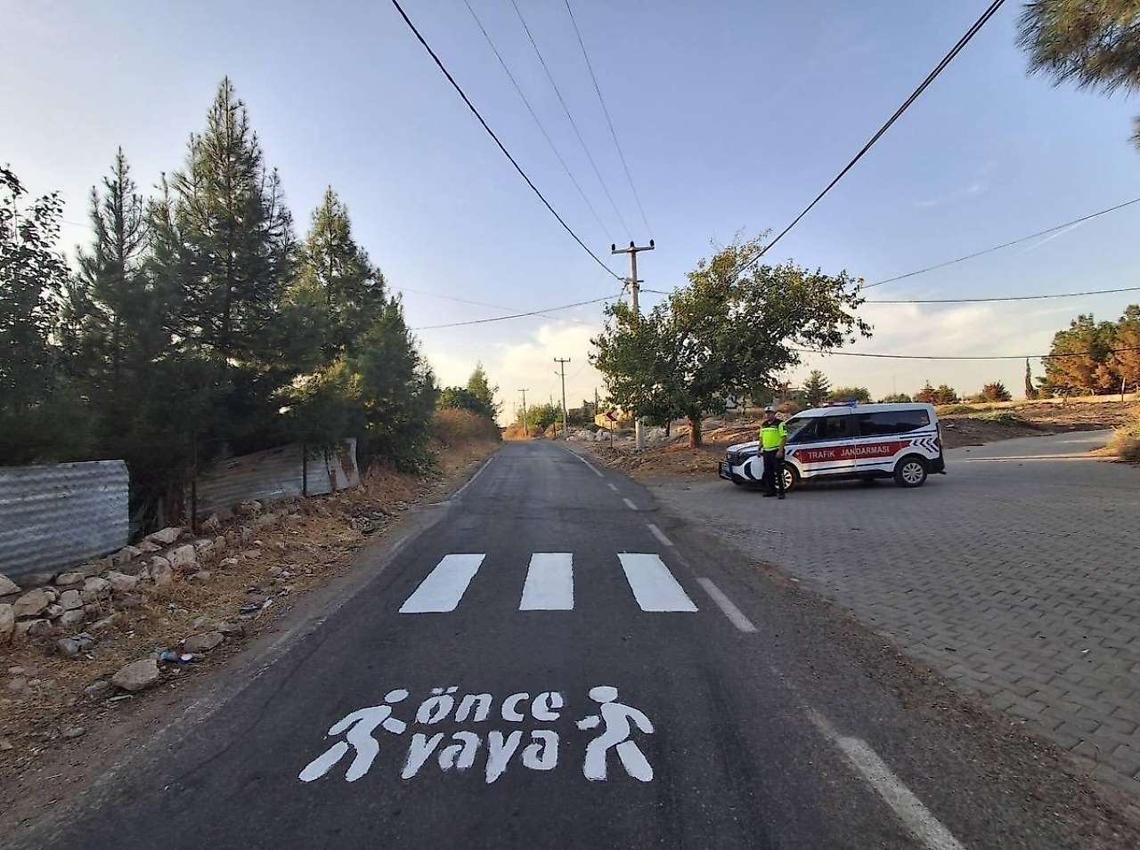 Siirt Kurtalan'da 17 Okulun Önünde Yaya Geçidi Çalışması Yapıldı