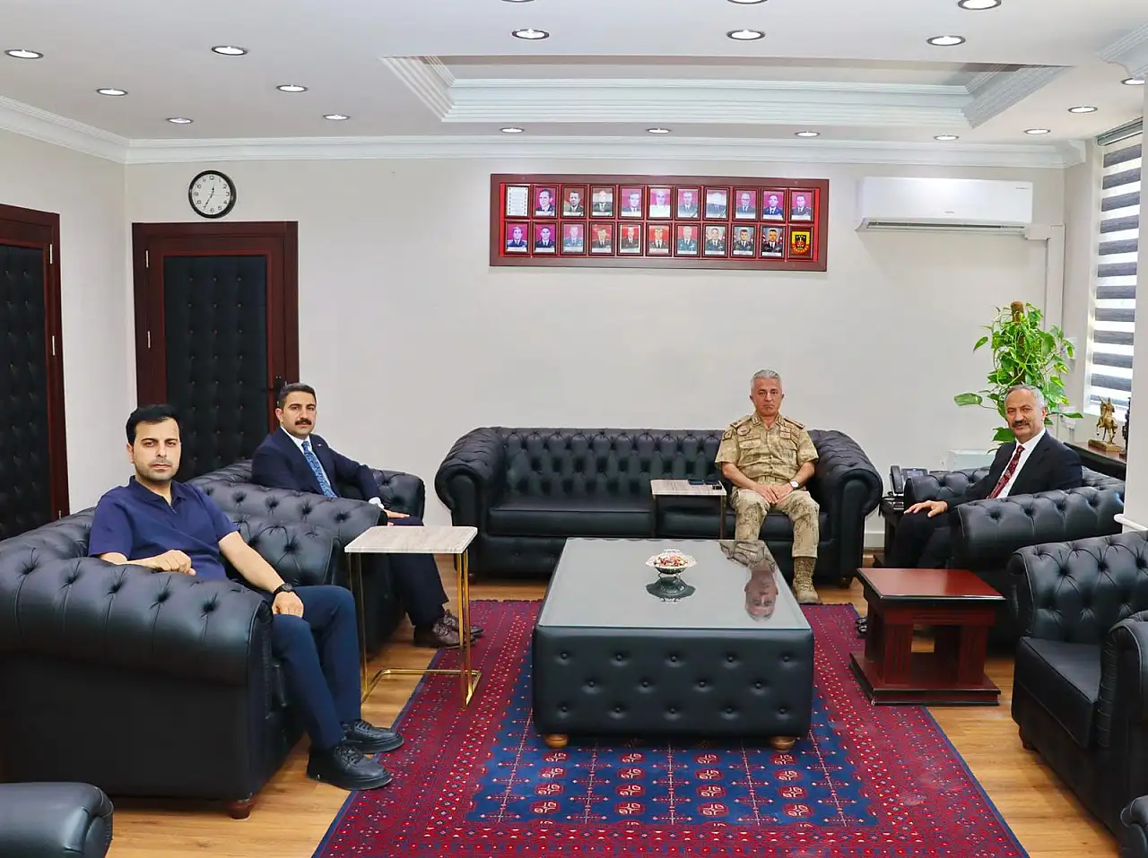 Anayasa Mahkemesi Üyesi Akçil'den Siirt İl Jandarma Komutanı Özmen'e Ziyaret