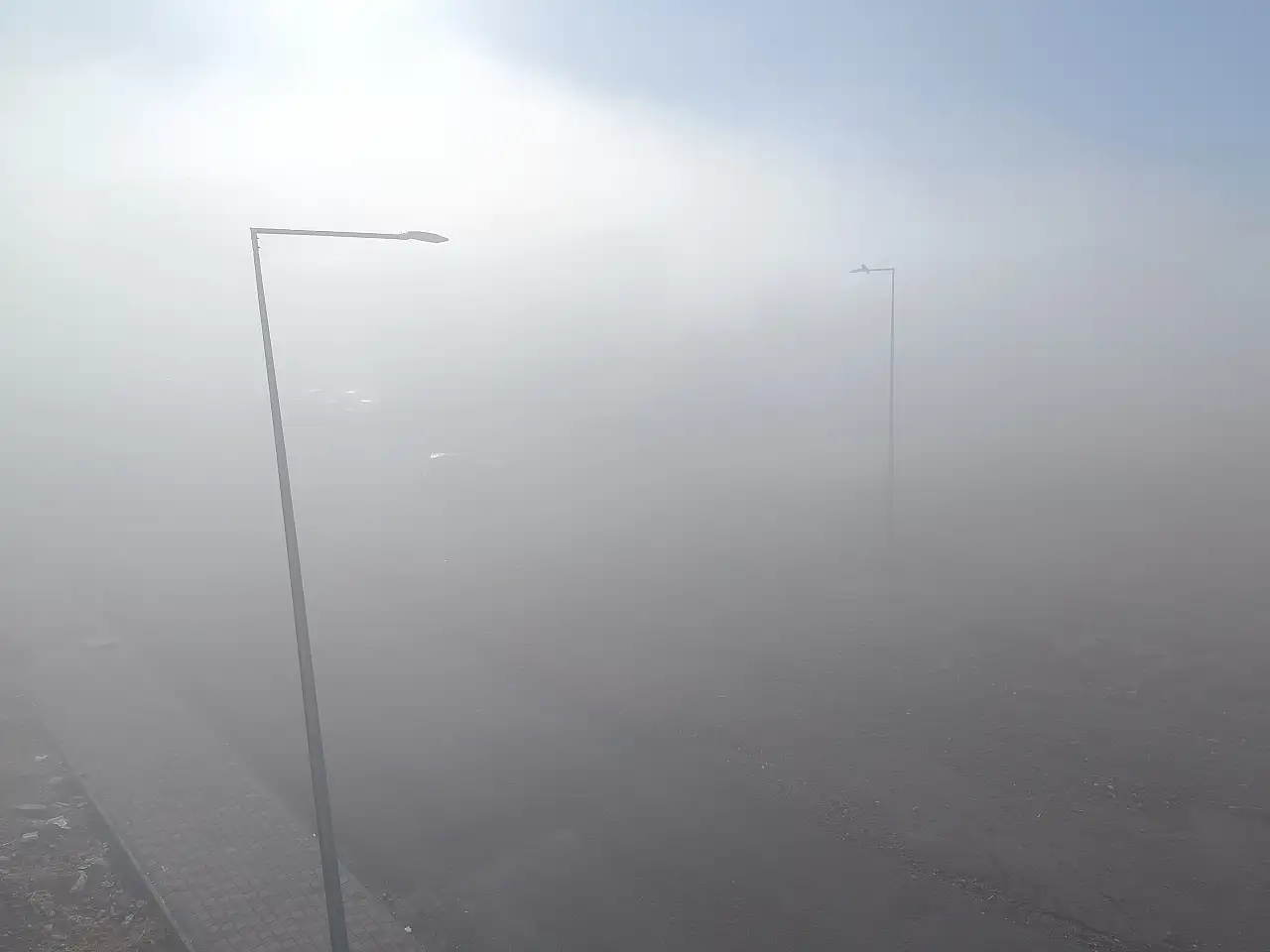 Siirt'te Yoğun Sis Görüş Mesafesini 50 Metreye Kadar Düşürdü