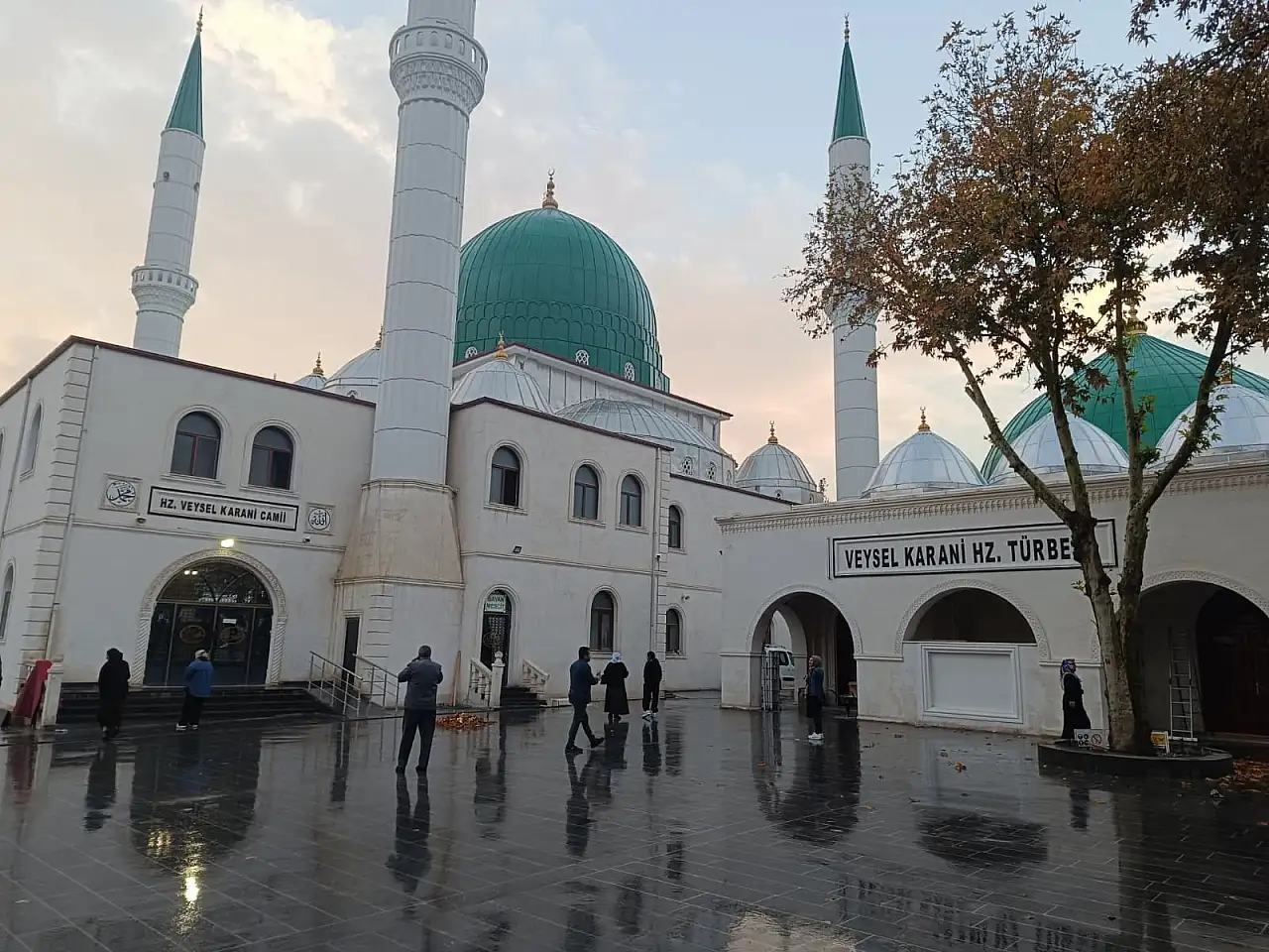 Siirt Hz. Veysel Karani Türbesi Ziyaretçi Akınına Uğruyor: Tadilatın Hızlandırılması Talep Ediliyor
