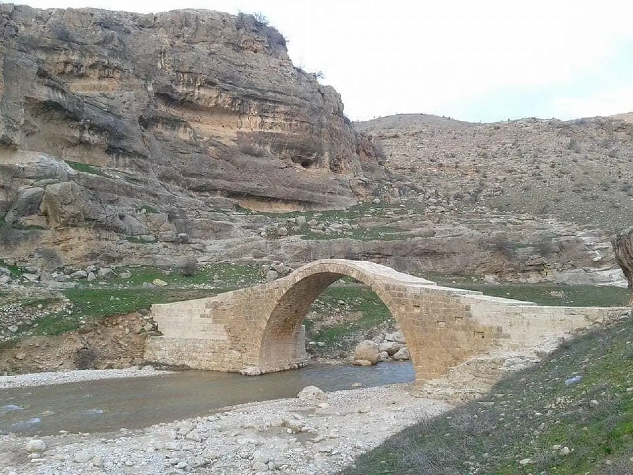 Siirt'te Tarihi Gira Xane Köprüsünün Baraj Suları Altında Kalmadan Önce Çekilen Son Fotoğrafları