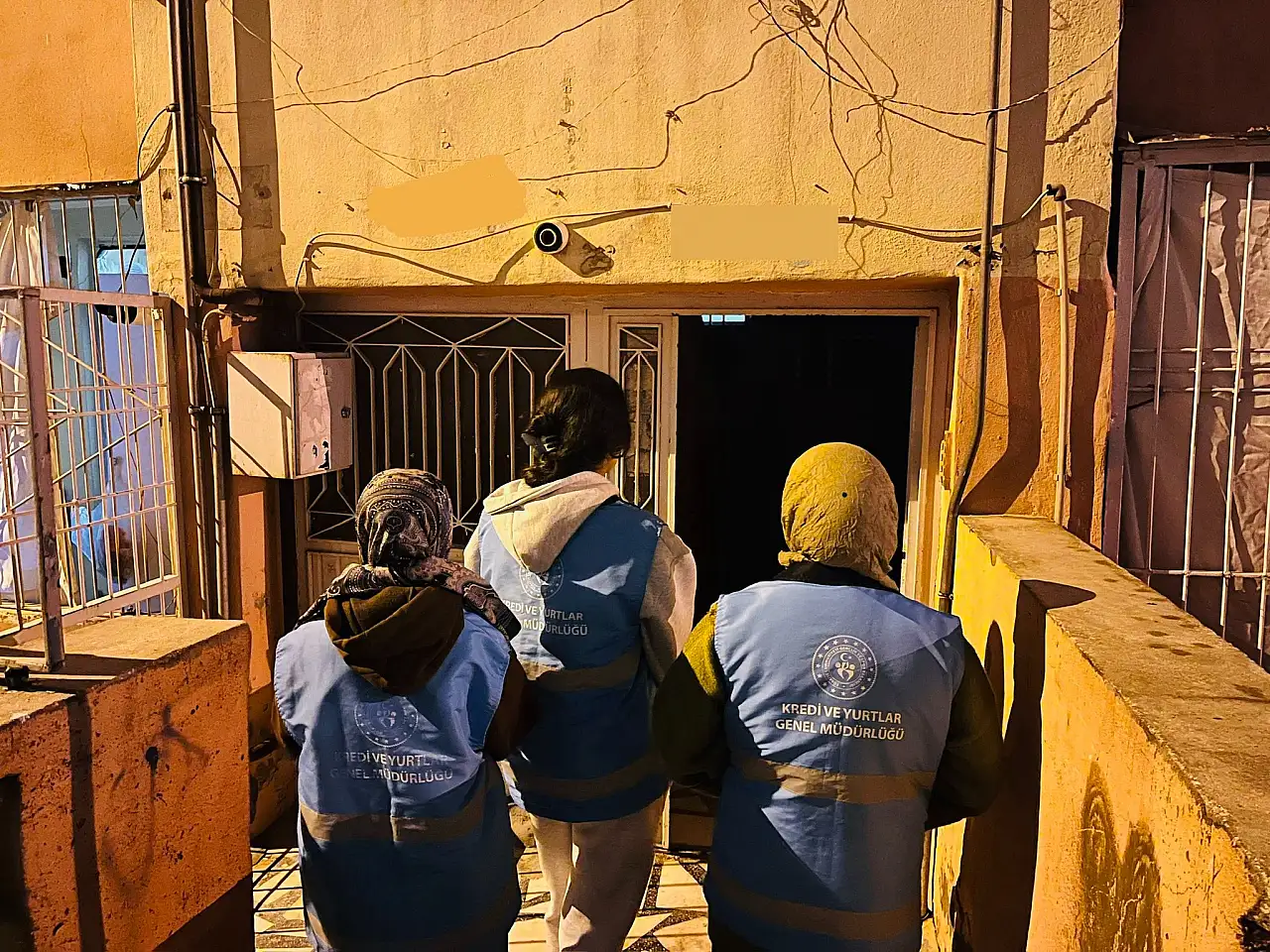 Siirt Kız Öğrenci Yurdu'nda Örnek Dayanışma: Yurt Yemeklerini İhtiyaç Sahibi Ailelere Ulaştırılıyor