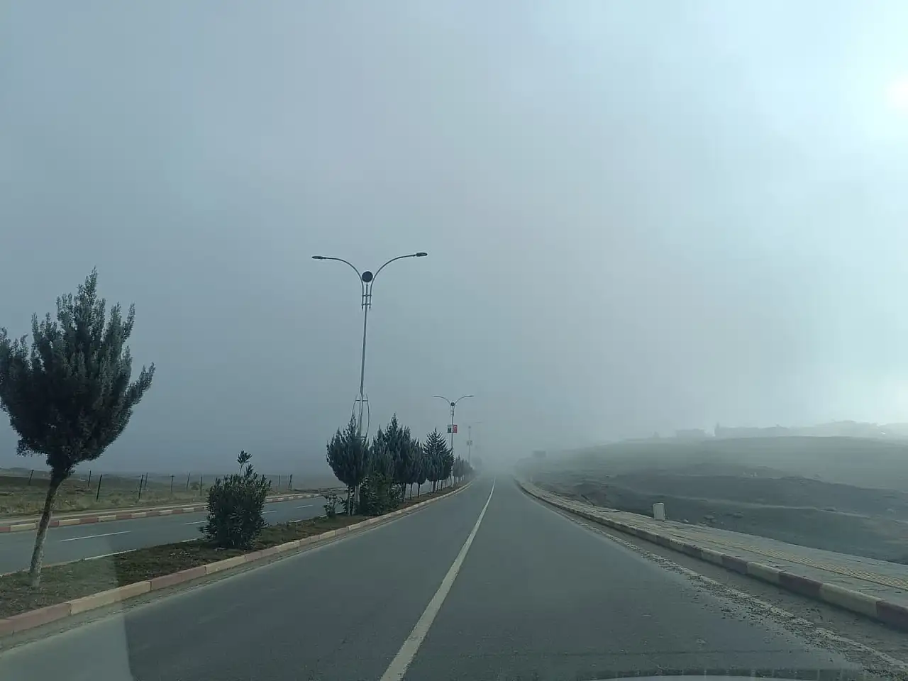 Siirt'te sis etkili oluyor! Görüş mesafesi 50 metreye düştü