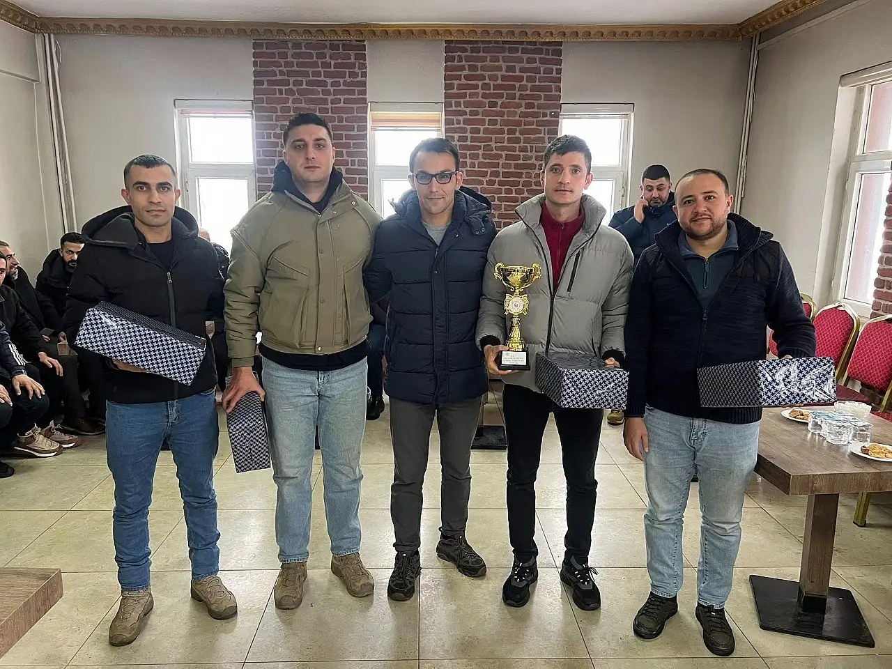 Eruh'ta kurumlar sahada buluştu: Dostluk kazandı