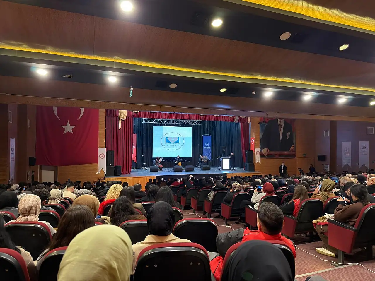 Siirt'te gençleri kitap, gönül ve sporla buluşturan proje tanıtıldı