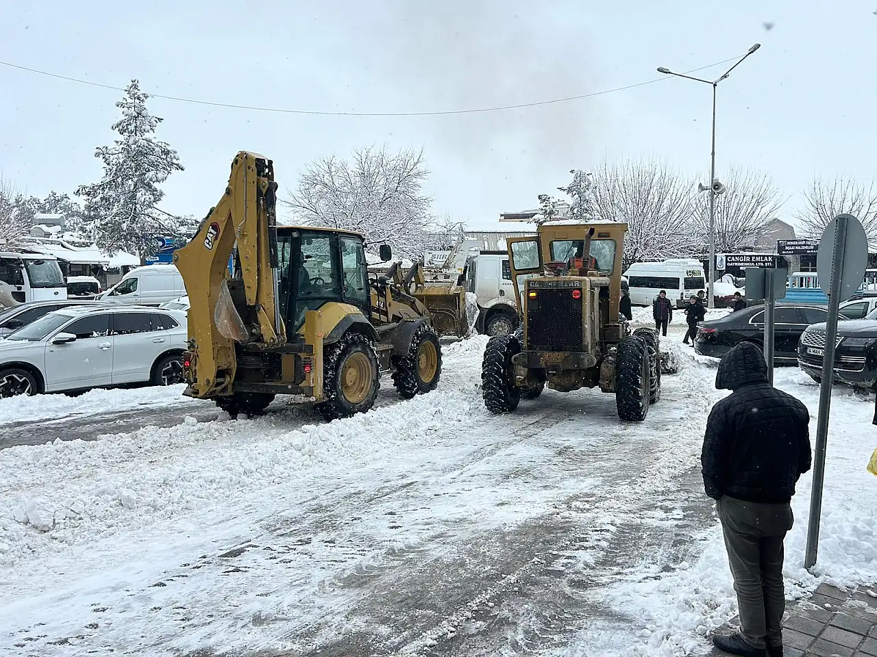 Kurtalan Merkezde Kar Temizleme Çalışmaları Sürüyor
