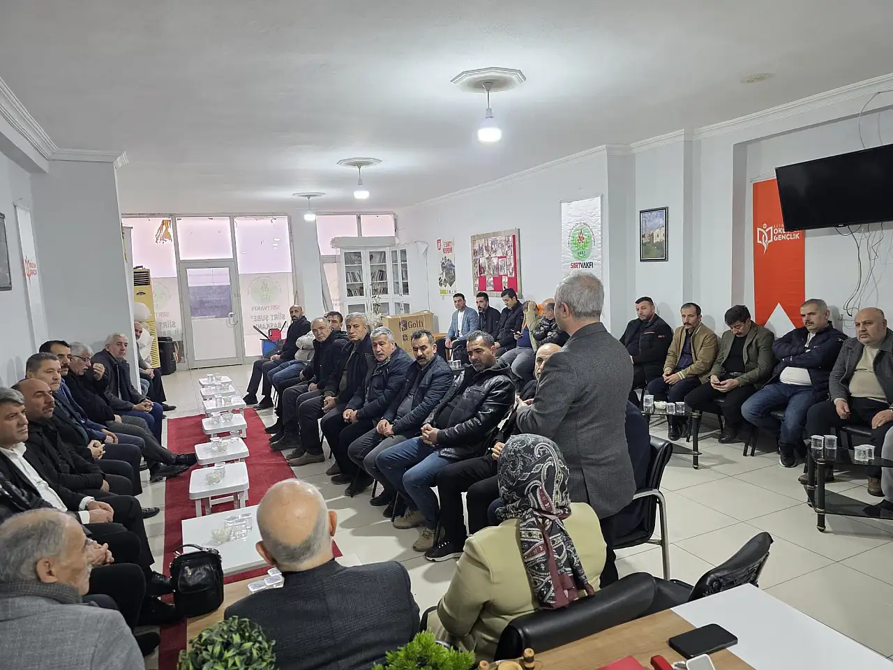 Siirt Vakfı, Siirt'in gelişimi için mahalle ve köy muhtarlarıyla bir araya geldi