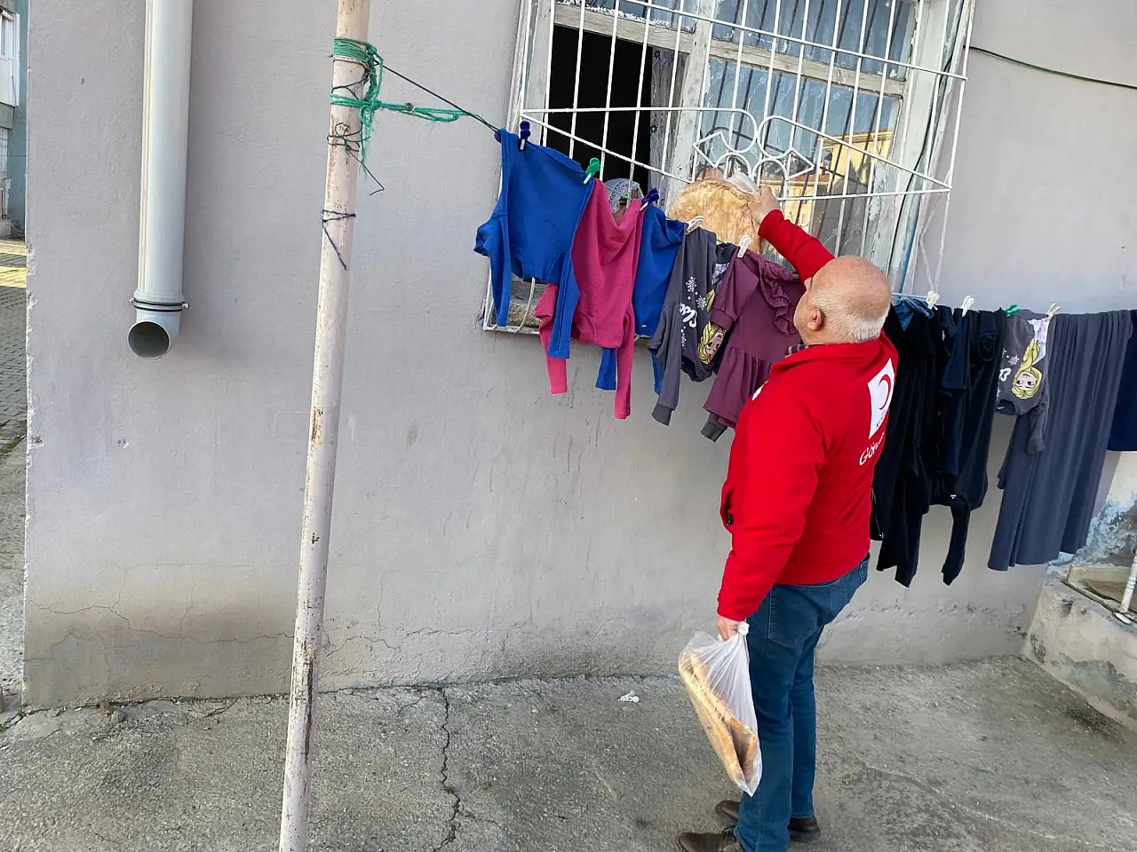 Siirt Türk Kızılayı'ndan Ramazan'da ihtiyaç sahiplerine destek