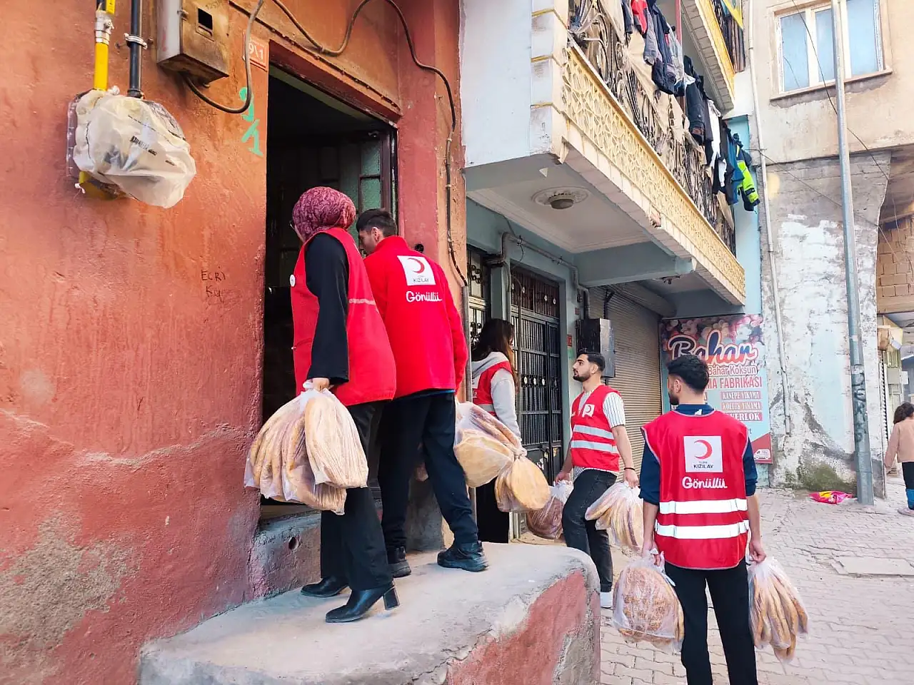 Siirt Türk Kızılayı'ndan Ramazan'da ihtiyaç sahiplerine destek