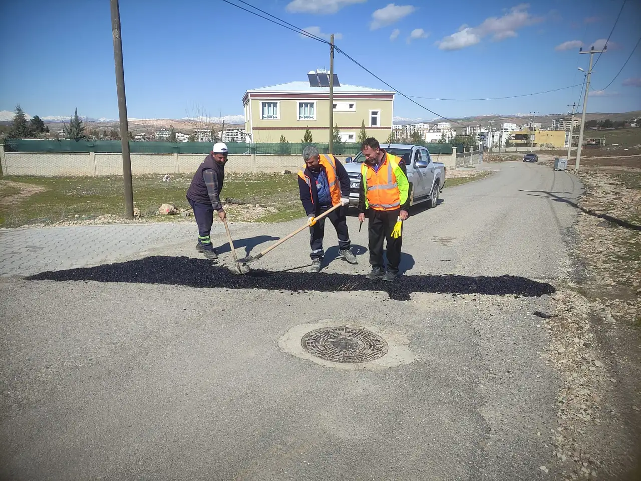 Kurtalan Belediyesi Bozulan Güzergahlar Onarıyor