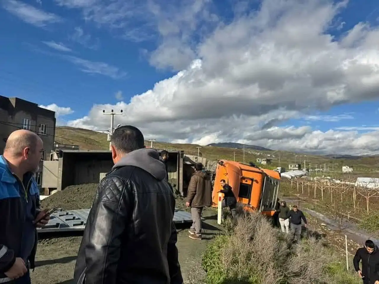 Siirt - Şirvan Karayolunda Kamyon Devrildi