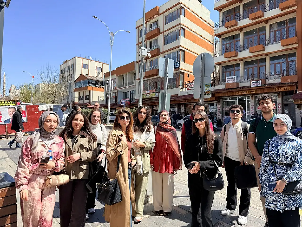 Geleceğin Mimarları Siirt'in Rengini Keşfetti: Güres Caddesi'nde 'Renk Avı'
