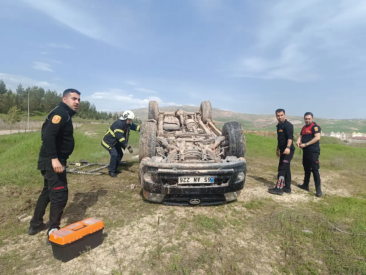 Siirt Üniversitesi Kezer Yerleşkesi'nde kaza: Araç takla attı, 1 kişi yaralandı