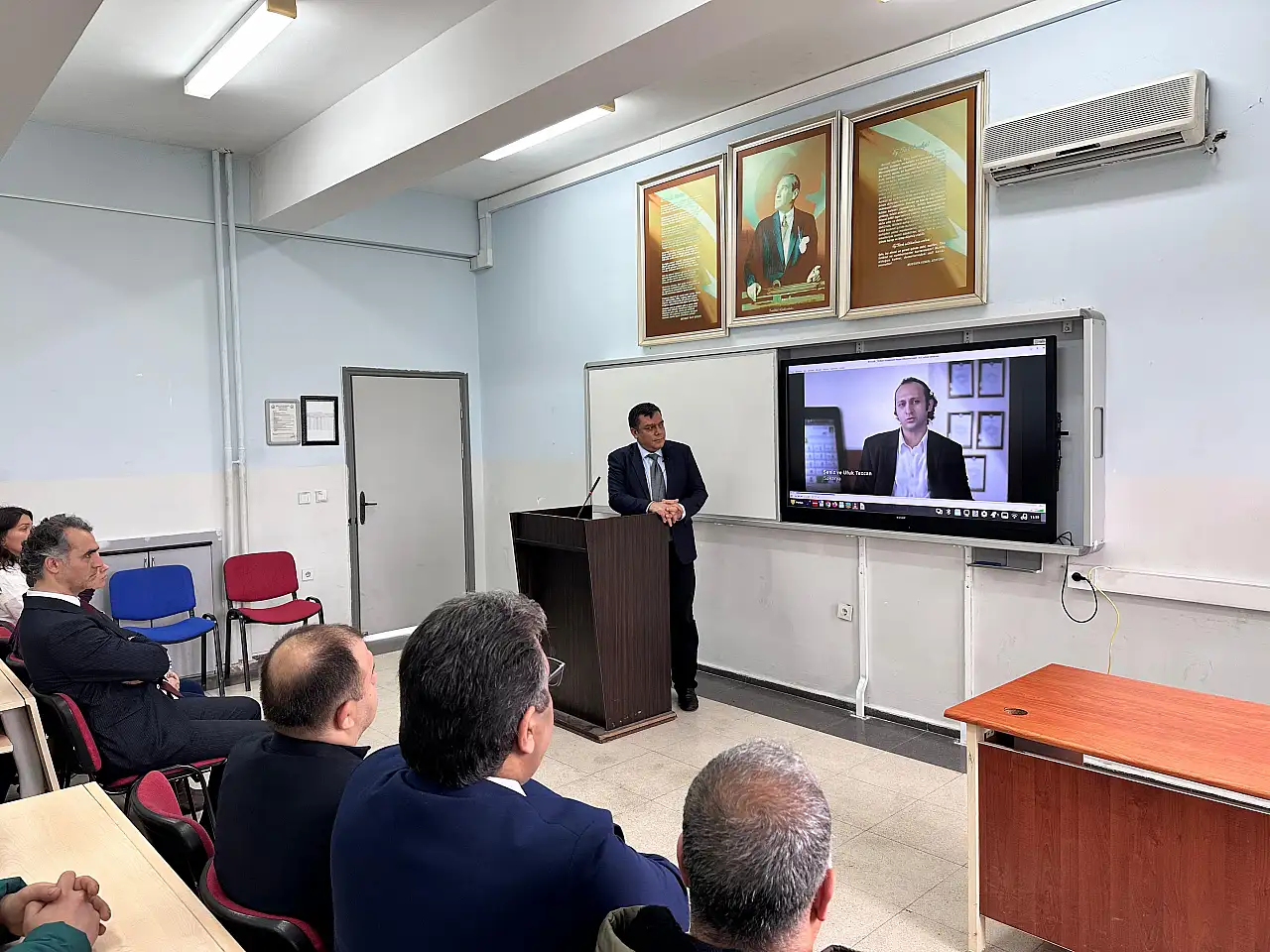 Siirt'te Mesleki Eğitim Öğrencilerine Girişimcilik ve KOSGEB Destekleri Anlatıldı