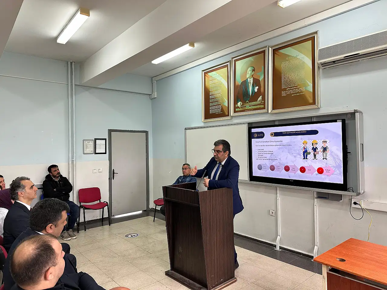 Siirt'te Mesleki Eğitim Öğrencilerine Girişimcilik ve KOSGEB Destekleri Anlatıldı