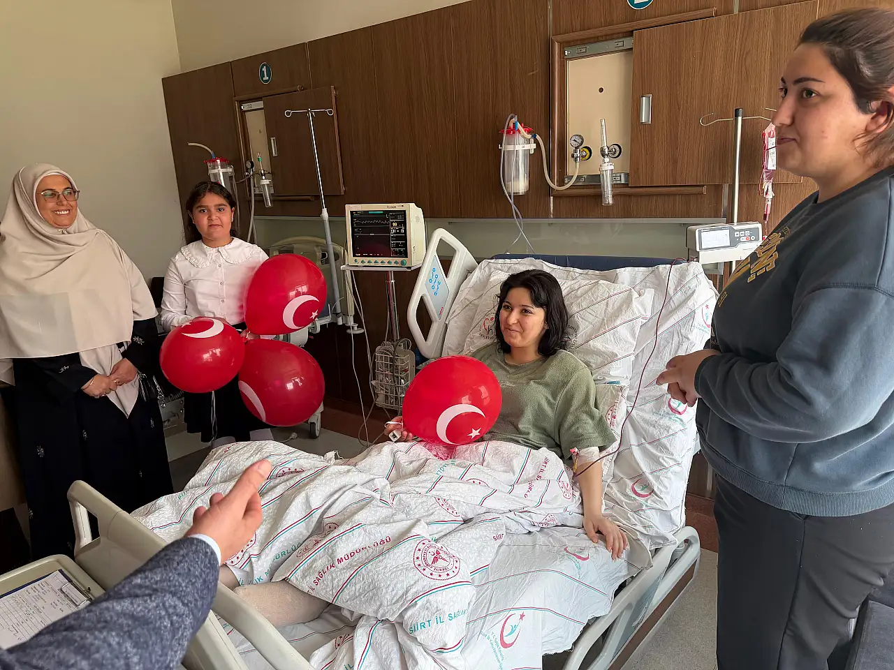 Siirt'te 23 Nisan'da Hastanedeki Çocuklara Moral Ziyareti