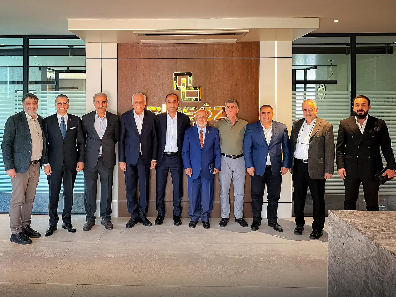 Ankara'da Anlamlı Ziyaret: İş İnsanı Ekrem Bingöl'e Teşekkür Plaketi