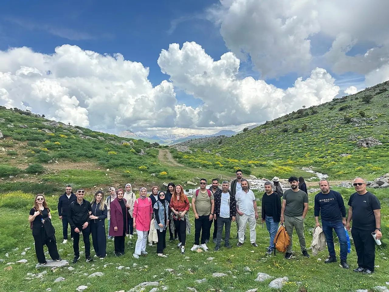 Siirt Öğretmen Akademileri Öğretmenleri Şirvan Bacavan Yaylası'nda 'Ters Lale'yi İnceledi