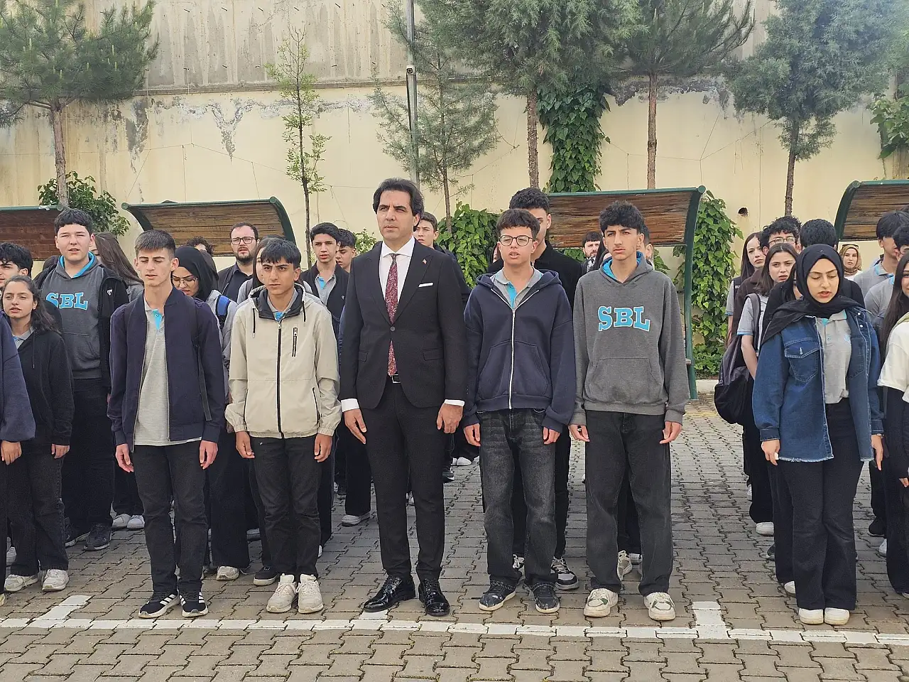 Siirt İl Milli Eğitim Müdürü İlhan Saz, Sosyal Bilimler Lisesi Öğrencilerinin Taleplerini Dinledi