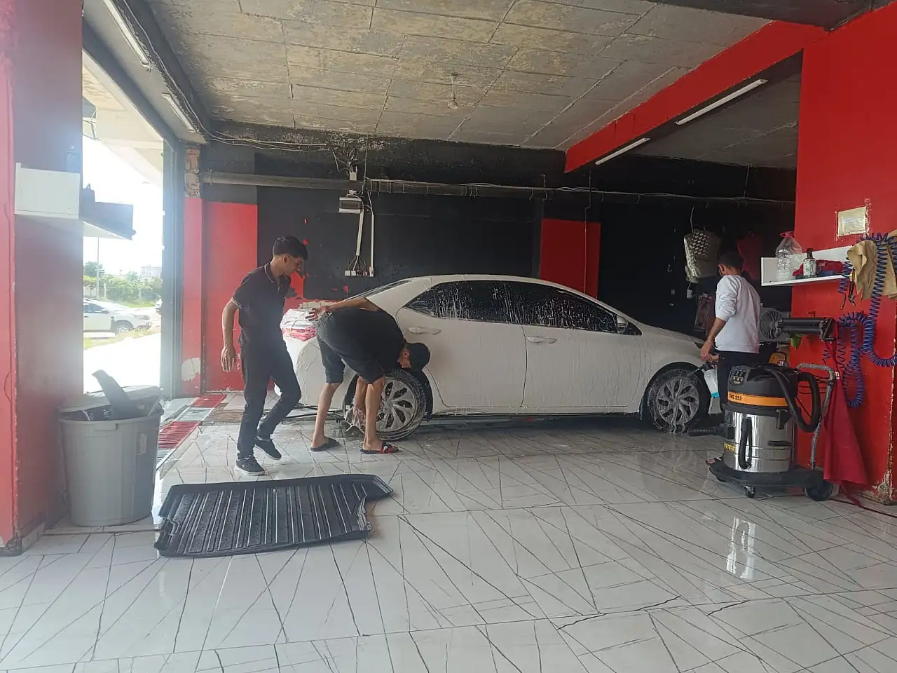 Jet Garage Oto Yıkama Ve Kuaför Siirt'te Açıldı