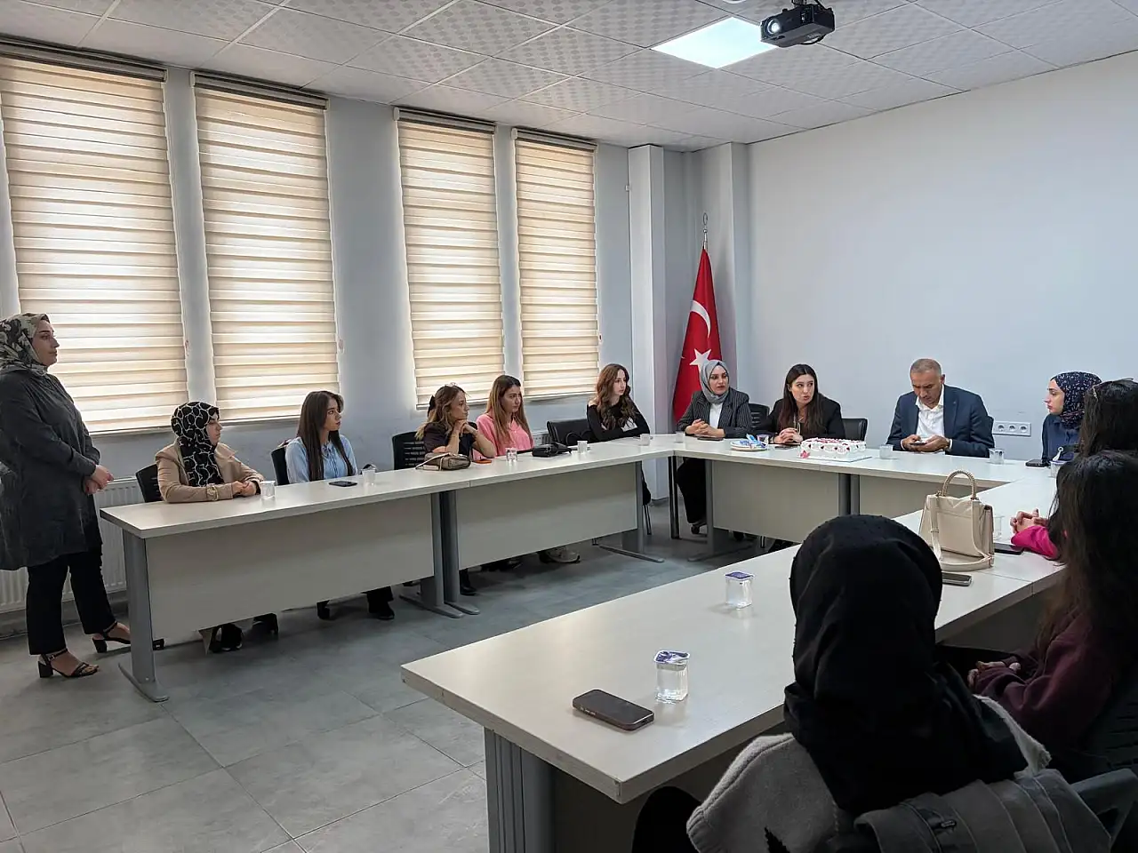 Siirt'te Dünya Ebeler Günü kapsamında değerlendirme toplantısı yapıldı