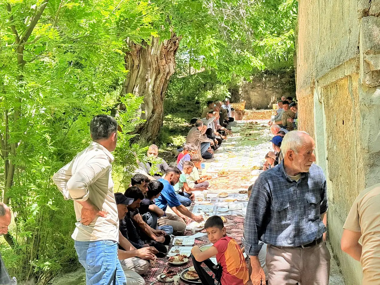 Siirt'te 600 Yıllık Gelenek Yaşatılıyor: Mir Nasreddin Külliyesi'nde Bayram Buluşması