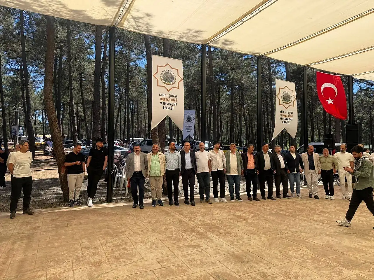 İstanbul'daki Şirvanlılar Geleneksel Piknikte Buluştu