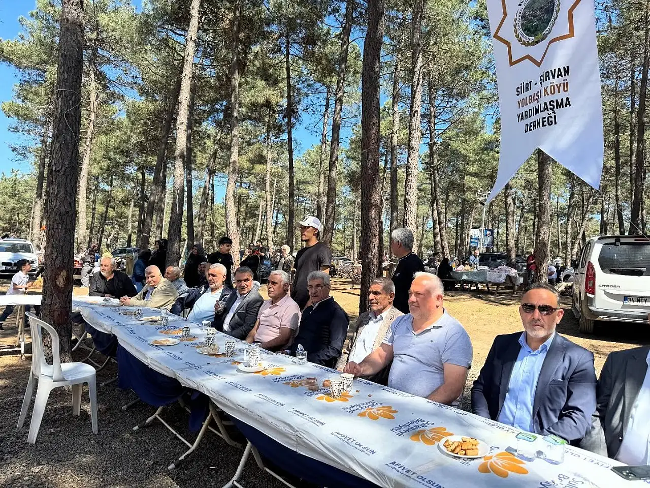 İstanbul'daki Şirvanlılar Geleneksel Piknikte Buluştu