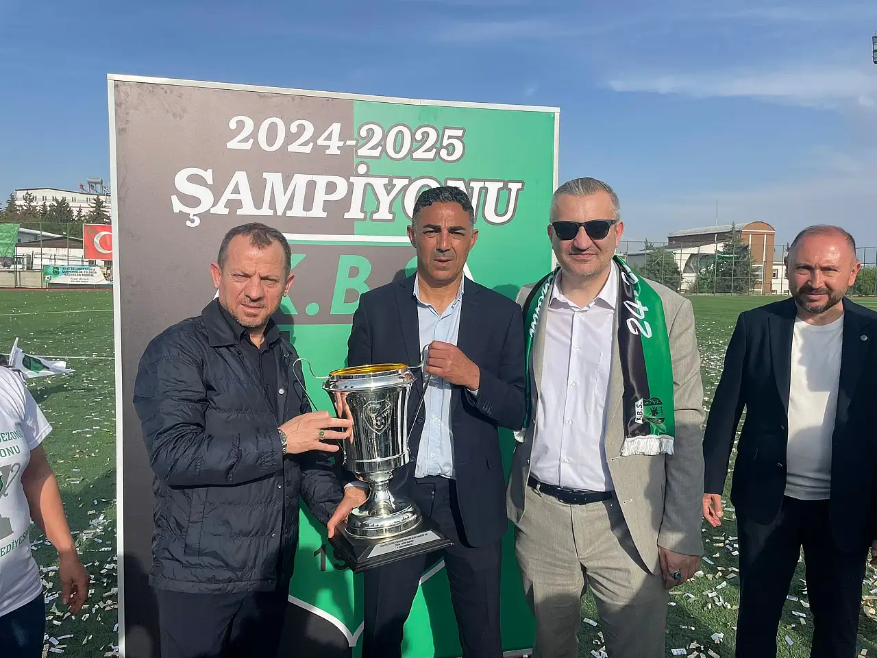 Siirtli teknik adam Mustafa Özer tarih yazdı: Bitlis Spor 1916, 3'üncü Lig'e yükseldi