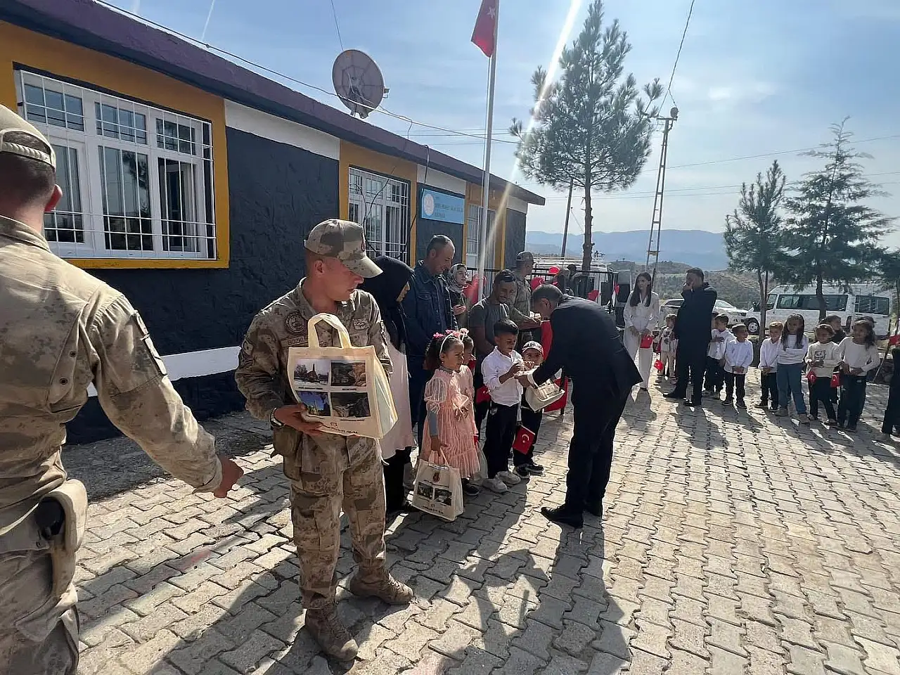 Siirt Kavaközü Köyü'nde Hizmet ve Dayanışma Dönemi: Muhtar Adıgüzel Yapılan Çalışmaları Anlattı