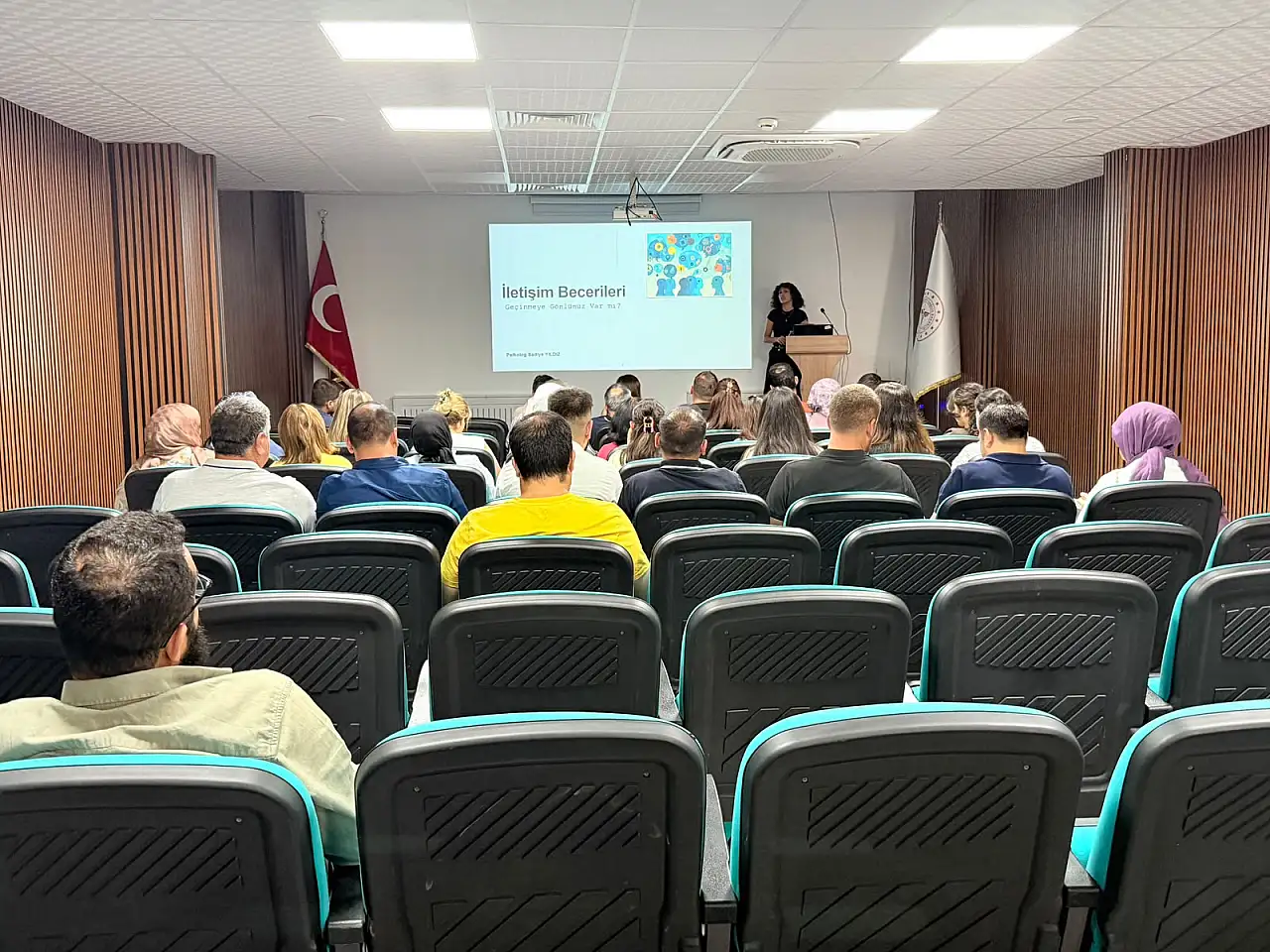 Siirt'te 'Sağlıklı Hayat Saatleri' Semineri Düzenlendi