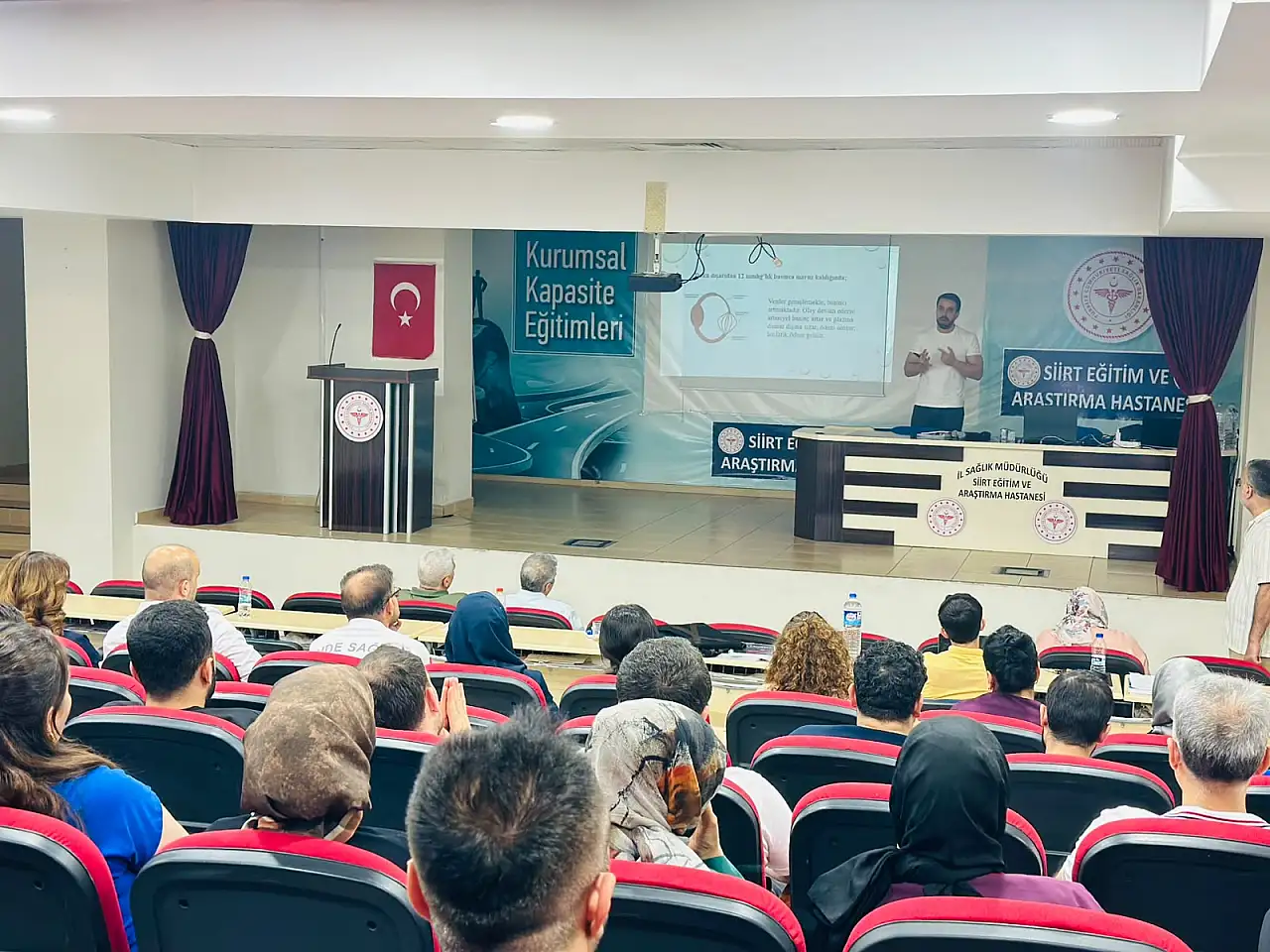 Siirt'te Sağlık Çalışanlarına Yönelik 'Yatağa Bağımlı Hasta Bakımı ve Miyazis Yönetimi' Eğitimi