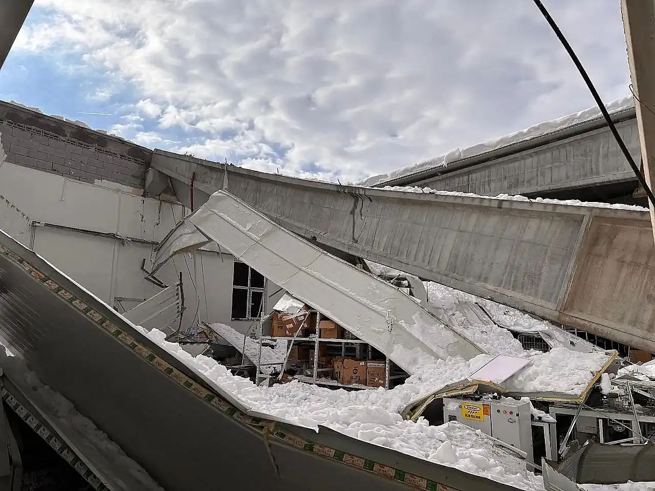 Siirt Baykan'da Kar Nedeniyle Hasar Gören Tekstil Atölyesi Yeniden Üretime Başladı