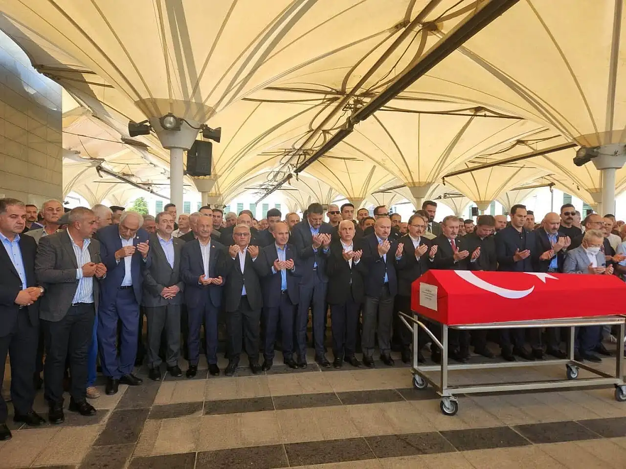 Siirt Valisi Dr. Kemal Kızılkaya'nın Babası Mehmet Kamil Kızılkaya Son Yolculuğuna Uğurlandı