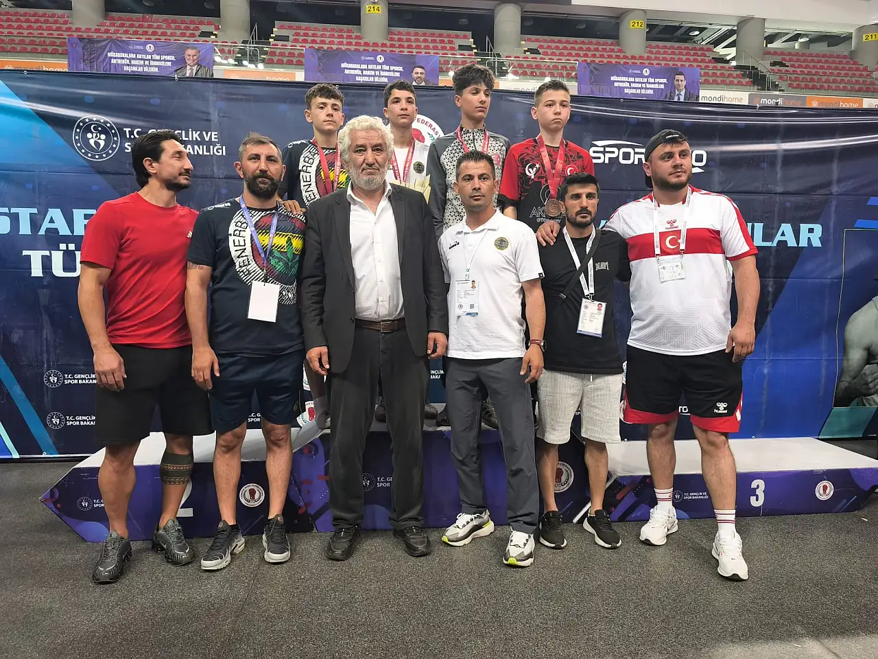 Kayseri'de Ringe Çıkan Siirtli Sporcular Madalyaları Topladı