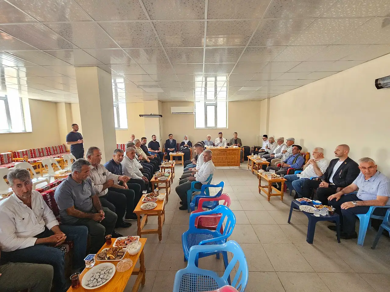 AK Parti Diyarbakır Milletvekili Suna Kepolu Ataman, Siirt'te Vali Kızılkaya ve Necat Cellek'in Ailesine Taziyede Bulundu